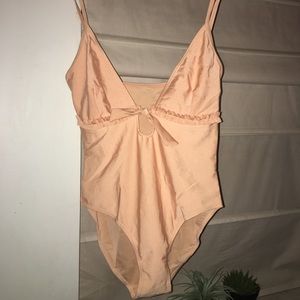 NWT Peach keyhole one piece bathing suit